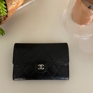 💯 authentic Chanel Lambskin wallet